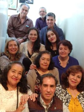 Imágenes para rendir homenaje a persona finada, estas pueden variar en su contenido.