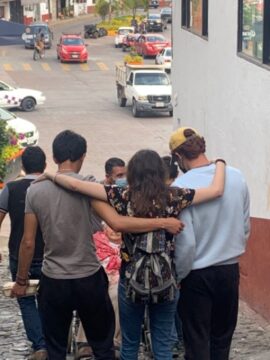 Imágenes para rendir homenaje a persona finada, estas pueden variar en su contenido.
