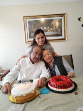 Imágenes para rendir homenaje a persona finada, estas pueden variar en su contenido.