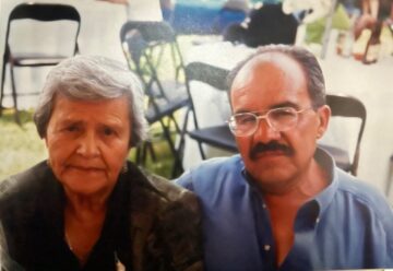 Imágenes para rendir homenaje a persona finada, estas pueden variar en su contenido.