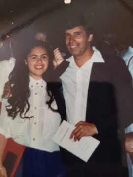 Imágenes para rendir homenaje a persona finada, estas pueden variar en su contenido.