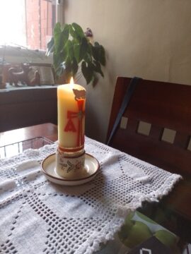 Imágenes para rendir homenaje a persona finada, estas pueden variar en su contenido.