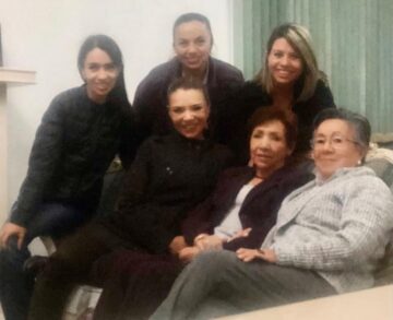 Imágenes para rendir homenaje a persona finada, estas pueden variar en su contenido.