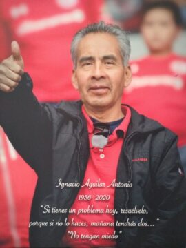 Imágenes para rendir homenaje a persona finada, estas pueden variar en su contenido.