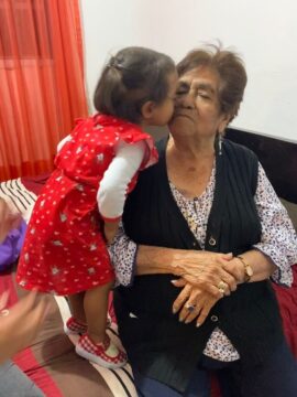 Imágenes para rendir homenaje a persona finada, estas pueden variar en su contenido.