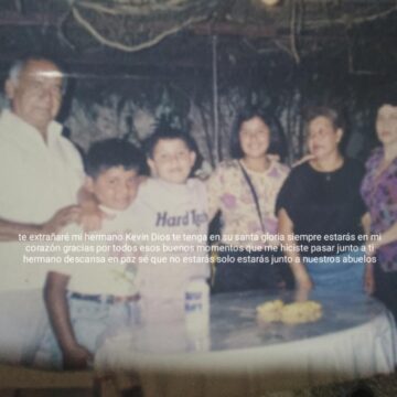 Imágenes para rendir homenaje a persona finada, estas pueden variar en su contenido.