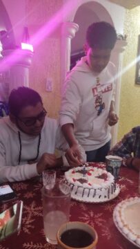 Imágenes para rendir homenaje a persona finada, estas pueden variar en su contenido.
