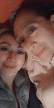 Imágenes para rendir homenaje a persona finada, estas pueden variar en su contenido.
