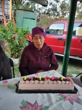 Imágenes para rendir homenaje a persona finada, estas pueden variar en su contenido.