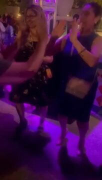 Imágenes para rendir homenaje a persona finada, estas pueden variar en su contenido.