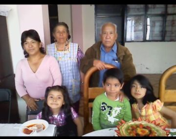 Imágenes para rendir homenaje a persona finada, estas pueden variar en su contenido.