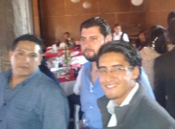 Imágenes para rendir homenaje a persona finada, estas pueden variar en su contenido.