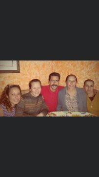 Imágenes para rendir homenaje a persona finada, estas pueden variar en su contenido.