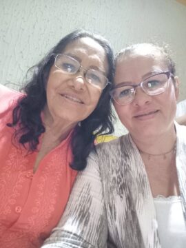 Imágenes para rendir homenaje a persona finada, estas pueden variar en su contenido.