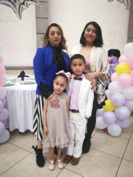 Imágenes para rendir homenaje a persona finada, estas pueden variar en su contenido.