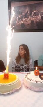 Imágenes para rendir homenaje a persona finada, estas pueden variar en su contenido.