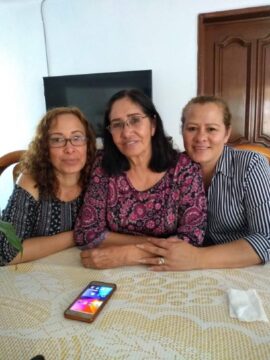 Imágenes para rendir homenaje a persona finada, estas pueden variar en su contenido.