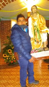 Imágenes para rendir homenaje a persona finada, estas pueden variar en su contenido.
