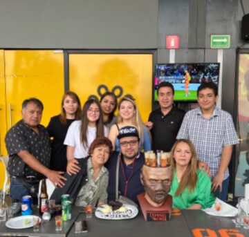 Imágenes para rendir homenaje a persona finada, estas pueden variar en su contenido.