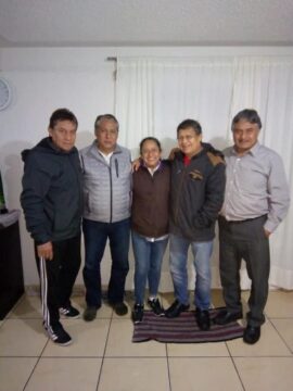 Imágenes para rendir homenaje a persona finada, estas pueden variar en su contenido.