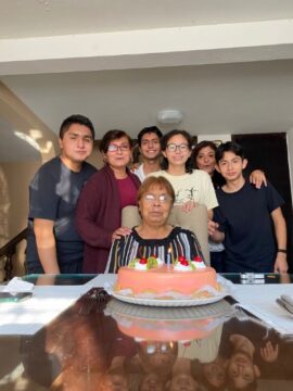 Imágenes para rendir homenaje a persona finada, estas pueden variar en su contenido.