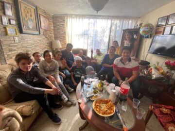 Imágenes para rendir homenaje a persona finada, estas pueden variar en su contenido.