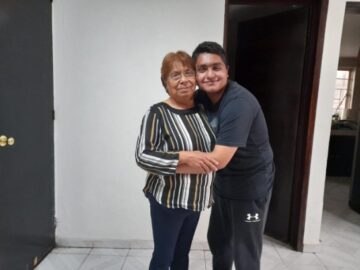 Imágenes para rendir homenaje a persona finada, estas pueden variar en su contenido.