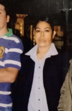 Imágenes para rendir homenaje a persona finada, estas pueden variar en su contenido.