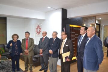 Imágenes para rendir homenaje a persona finada, estas pueden variar en su contenido.