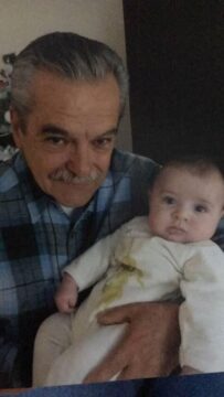 Imágenes para rendir homenaje a persona finada, estas pueden variar en su contenido.