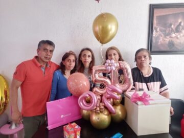 Imágenes para rendir homenaje a persona finada, estas pueden variar en su contenido.
