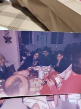 Imágenes para rendir homenaje a persona finada, estas pueden variar en su contenido.