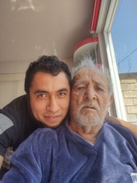 Imágenes para rendir homenaje a persona finada, estas pueden variar en su contenido.