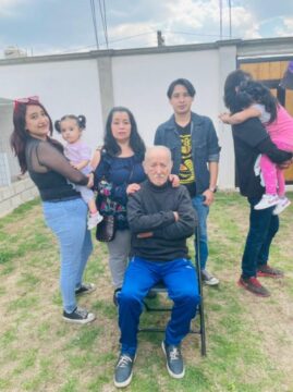 Imágenes para rendir homenaje a persona finada, estas pueden variar en su contenido.