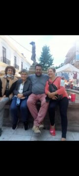 Imágenes para rendir homenaje a persona finada, estas pueden variar en su contenido.