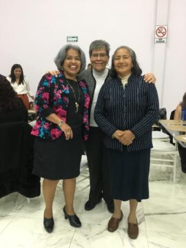 Imágenes para rendir homenaje a persona finada, estas pueden variar en su contenido.