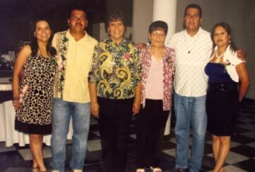 Imágenes para rendir homenaje a persona finada, estas pueden variar en su contenido.