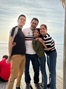 Imágenes para rendir homenaje a persona finada, estas pueden variar en su contenido.