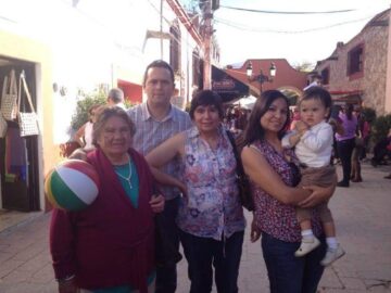 Imágenes para rendir homenaje a persona finada, estas pueden variar en su contenido.