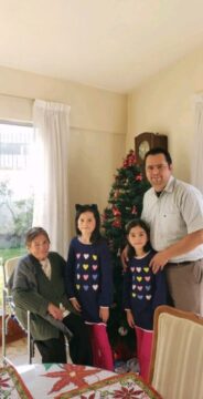 Imágenes para rendir homenaje a persona finada, estas pueden variar en su contenido.