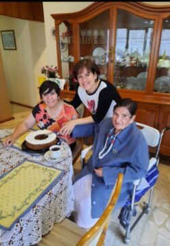 Imágenes para rendir homenaje a persona finada, estas pueden variar en su contenido.