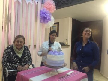 Imágenes para rendir homenaje a persona finada, estas pueden variar en su contenido.