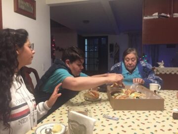 Imágenes para rendir homenaje a persona finada, estas pueden variar en su contenido.