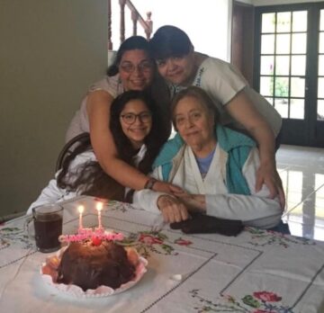 Imágenes para rendir homenaje a persona finada, estas pueden variar en su contenido.