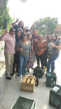 Imágenes para rendir homenaje a persona finada, estas pueden variar en su contenido.