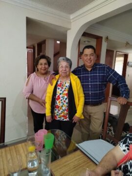 Imágenes para rendir homenaje a persona finada, estas pueden variar en su contenido.