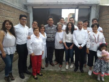 Imágenes para rendir homenaje a persona finada, estas pueden variar en su contenido.
