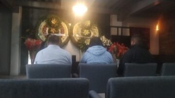 Imágenes para rendir homenaje a persona finada, estas pueden variar en su contenido.