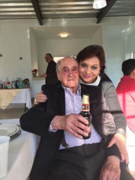 Imágenes para rendir homenaje a persona finada, estas pueden variar en su contenido.