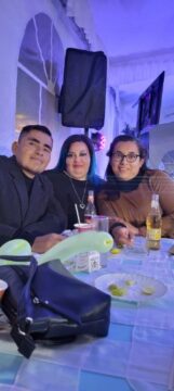 Imágenes para rendir homenaje a persona finada, estas pueden variar en su contenido.